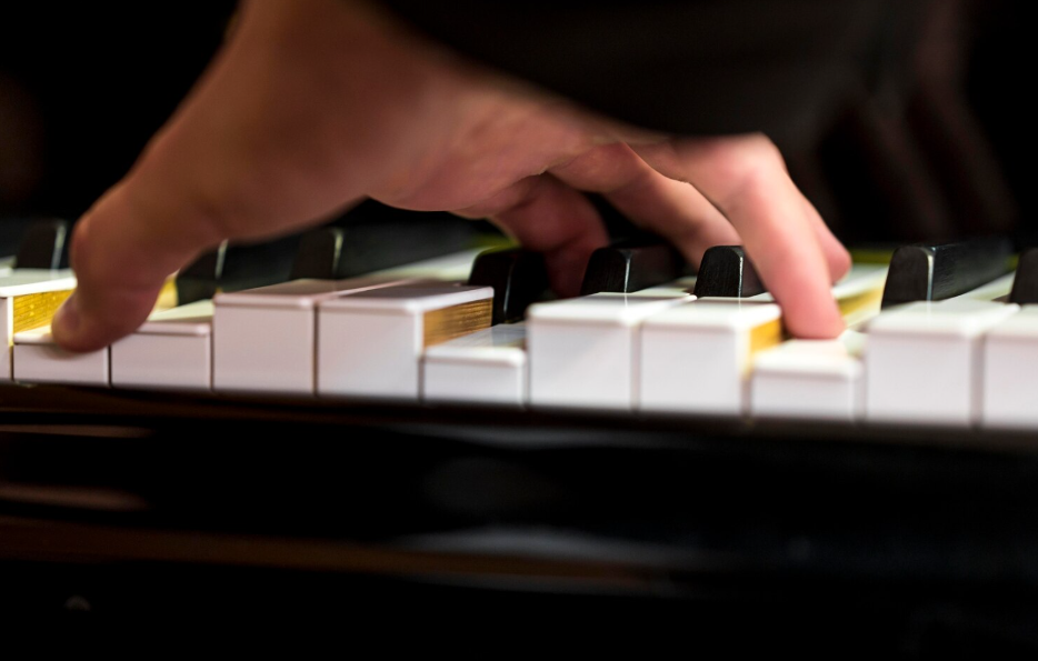 Nicolas Delahaye accordeur de pianos à Reims 51 : Réglage de piano Reims